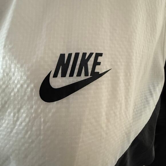 Nike USA Track & Field Jacket Mens Medium 2012 Olympic Tracktown windrunner lite - Picture 10 of 16